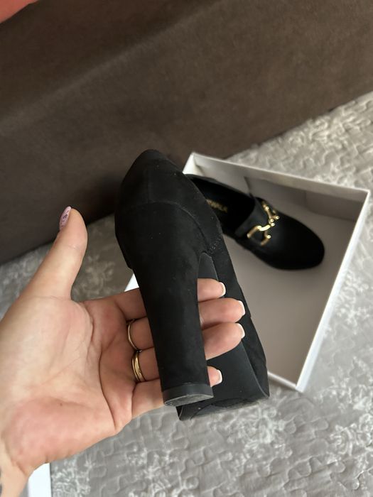 Pantofi catwalk purtați o singura data