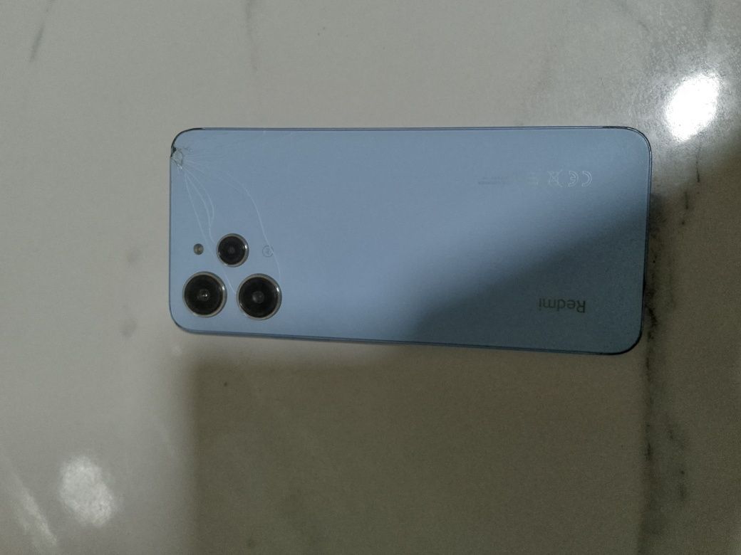 Продаю телефон redmi 12 6/128