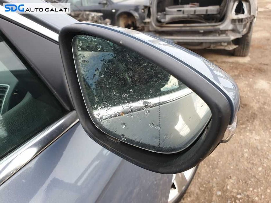 Oglinda Electrica Dreapta FARA Pliere Rabatare cu Lumina Ambientala VW Passat B7 2010 - 2015 Culoare LC7Z
