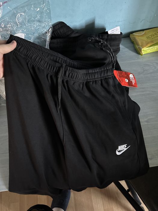 Pantaloni nike marimea L