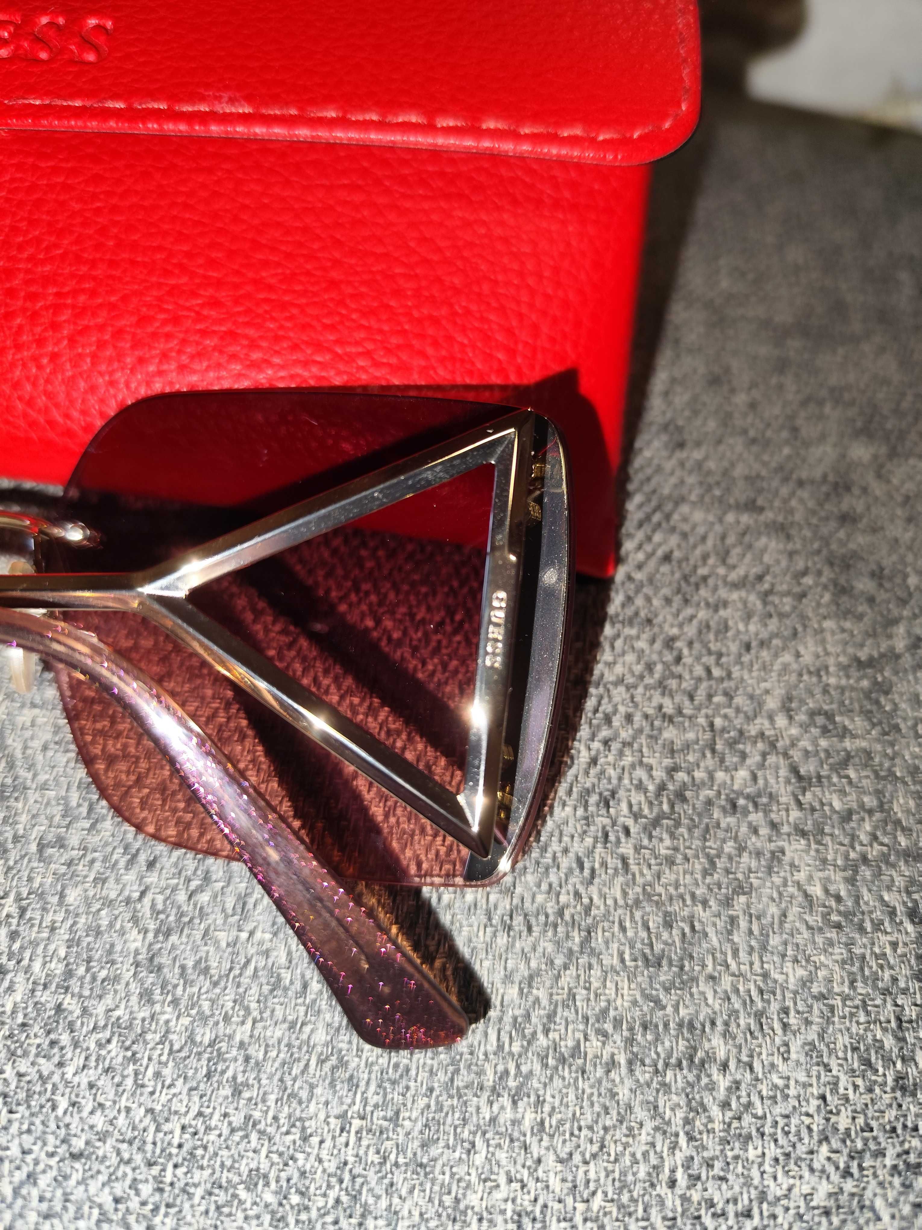 слънчеви очила на Guess