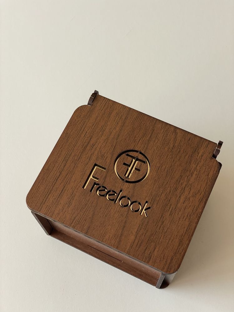 Дамски часовник Freelook нов