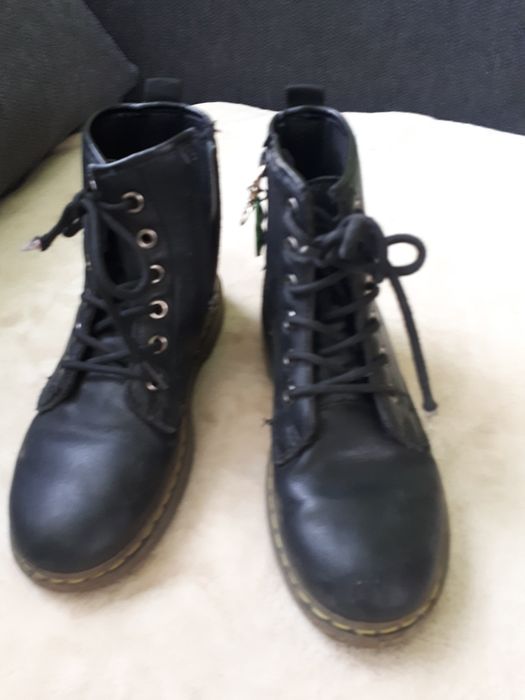 Продавам детски обувки