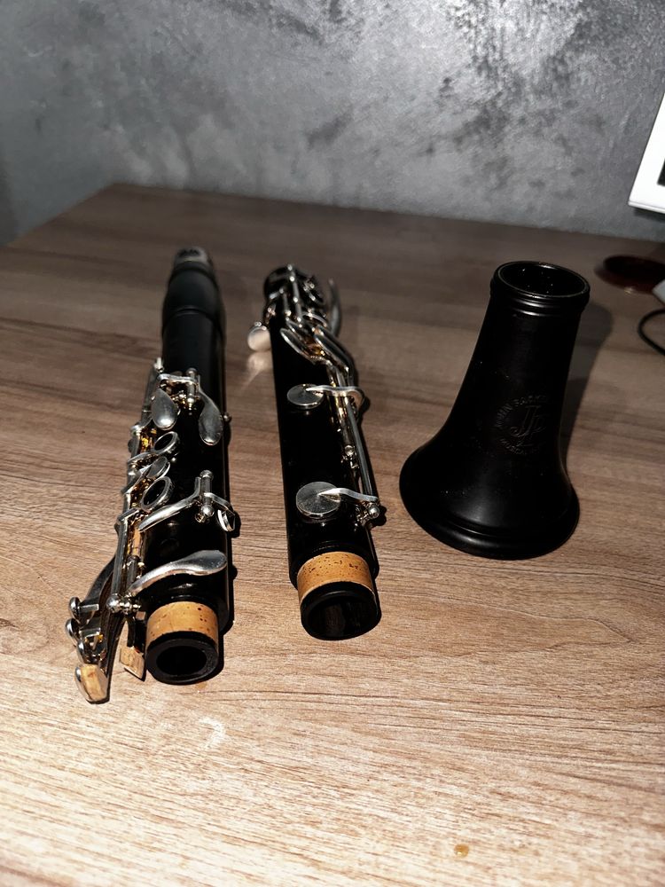 vând clarinet stare excelenta pret usor negociabil