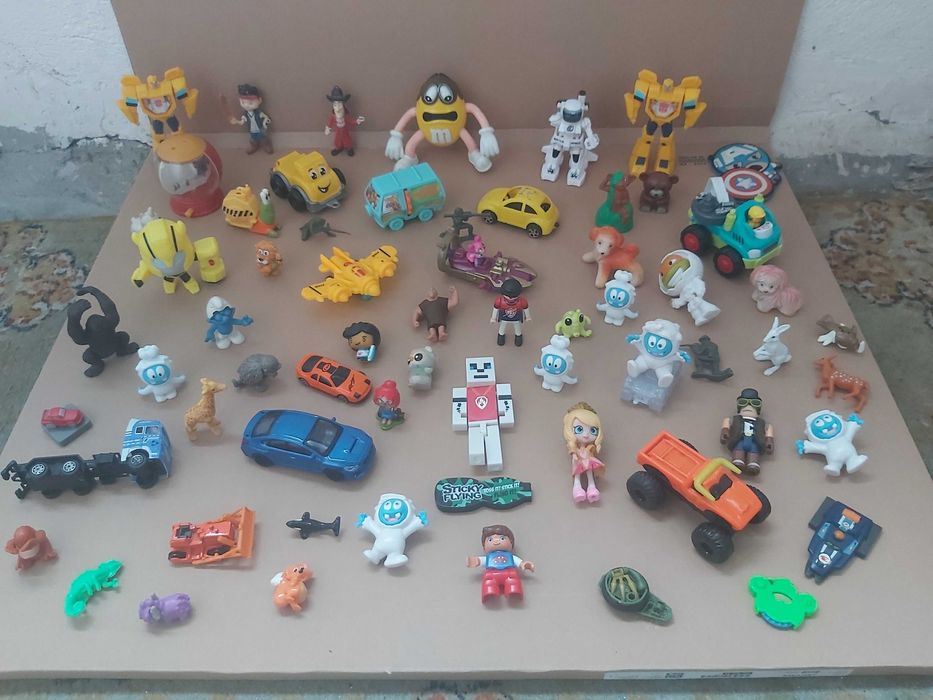 Figurine din plastic 65 de bucati cu personaje din desene