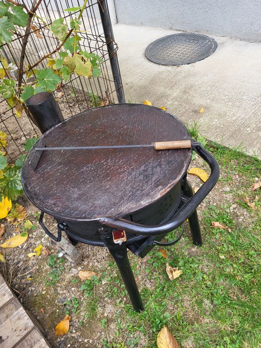 Vând sobă robustă,f.utilă!