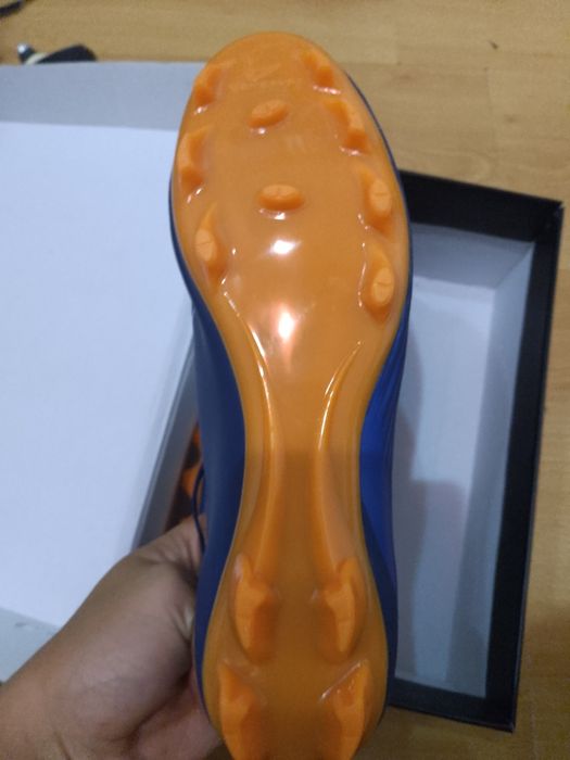 Ghete de fotbal originale