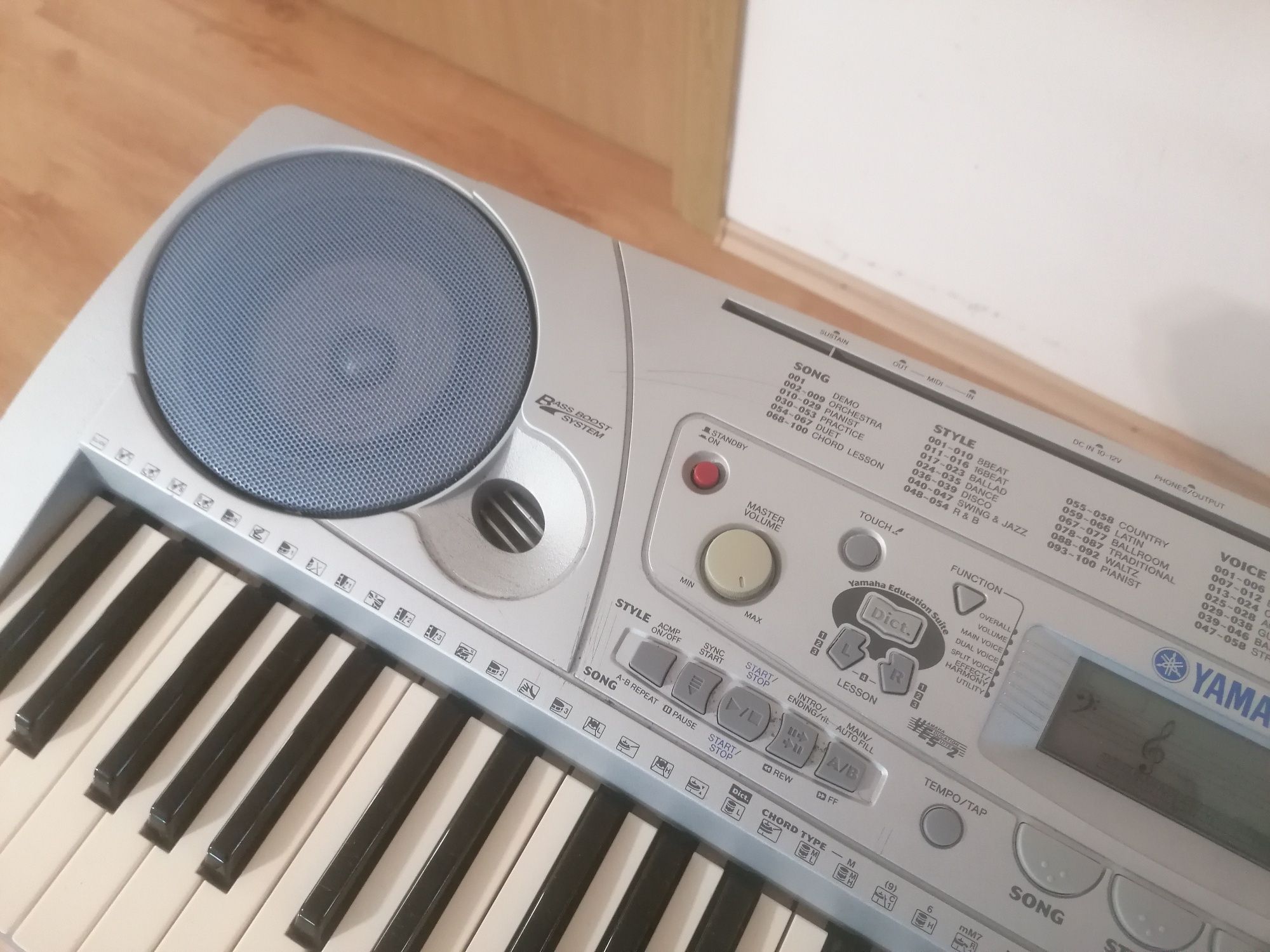 YAMAHA PSR-275 stereo Display iluminat