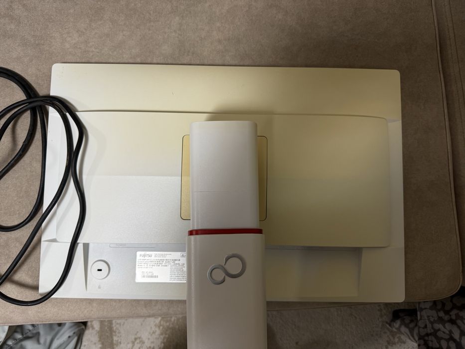 Monitor pc fujitsu 24” 60hz FullHD cu boxe