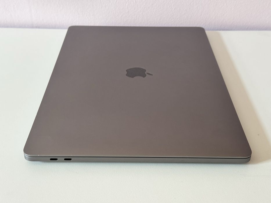 Като Нов *32GB Ram*16’Macbook Pro 16’ 2019/i7-9850H/512GB SSD/5300M
