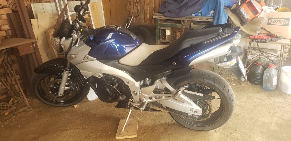 Suzuki GSR 600 preti fix