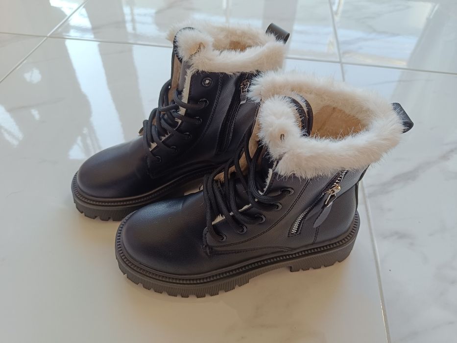 Боти с мекичка подплата