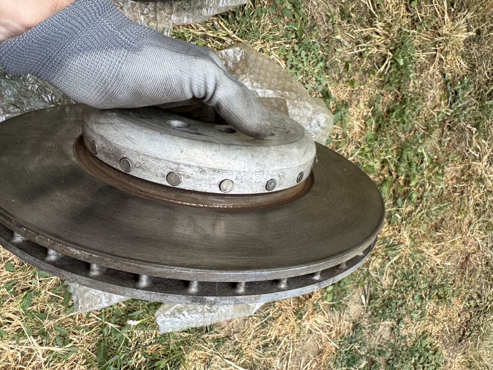 Оригинални задни дискове BMW серии 5,6,7 F10 F07 F06 F12 F01