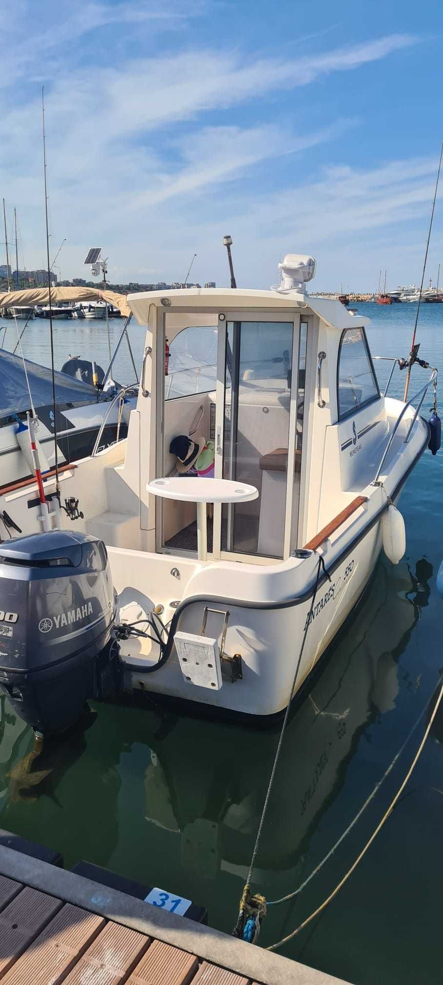 VAND BARCA CABINATA Beneteau Antares 550 Calanque