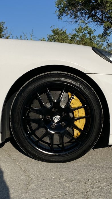 Кола под наем Porsche Panamera Turbo