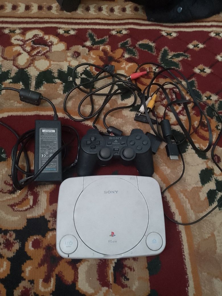 Playstation one ishlaydi +30 диски билан