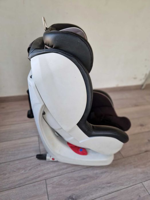 Scaun auto cu isofix