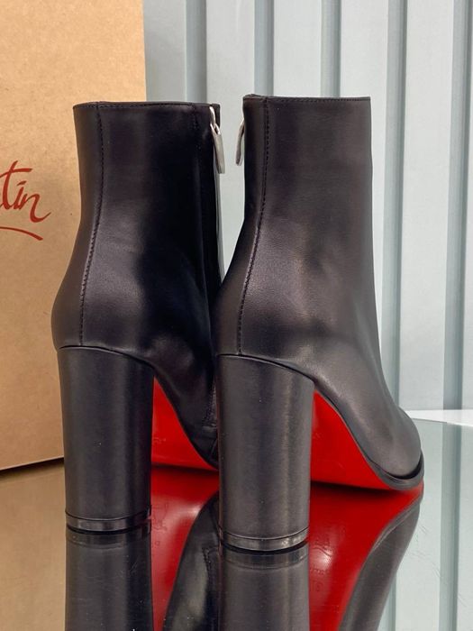 Ghete cu toc louboutin