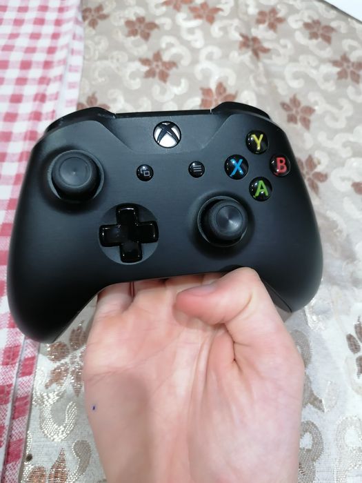 Vand xbox one 1tb. Pret negociabil
Vine cu maneta.