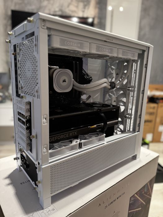 Sistem PC Gaming Ryzen 7 9800X3D, RTX 5080, 64GB Ram, 4TB NVMe