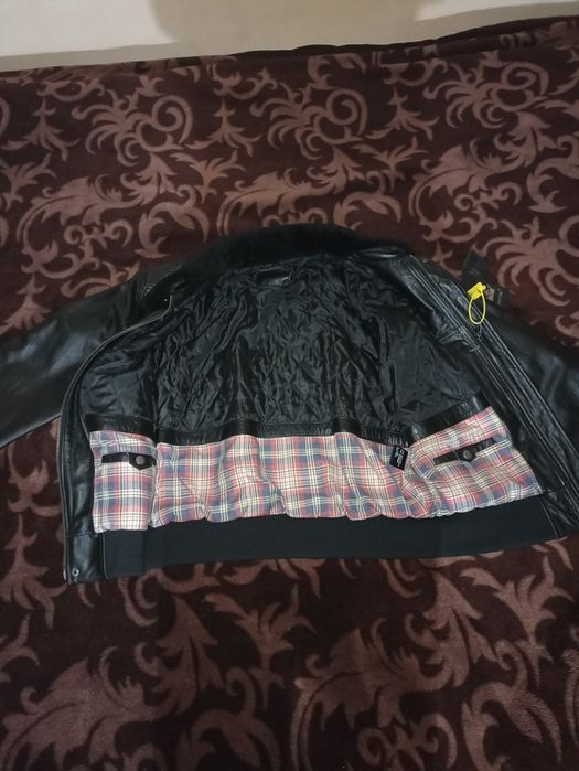 Мужской кожаная куртка.