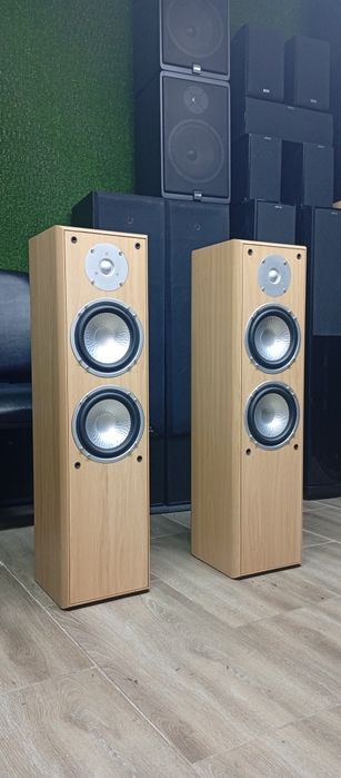 Тонколони ELTAX Universe