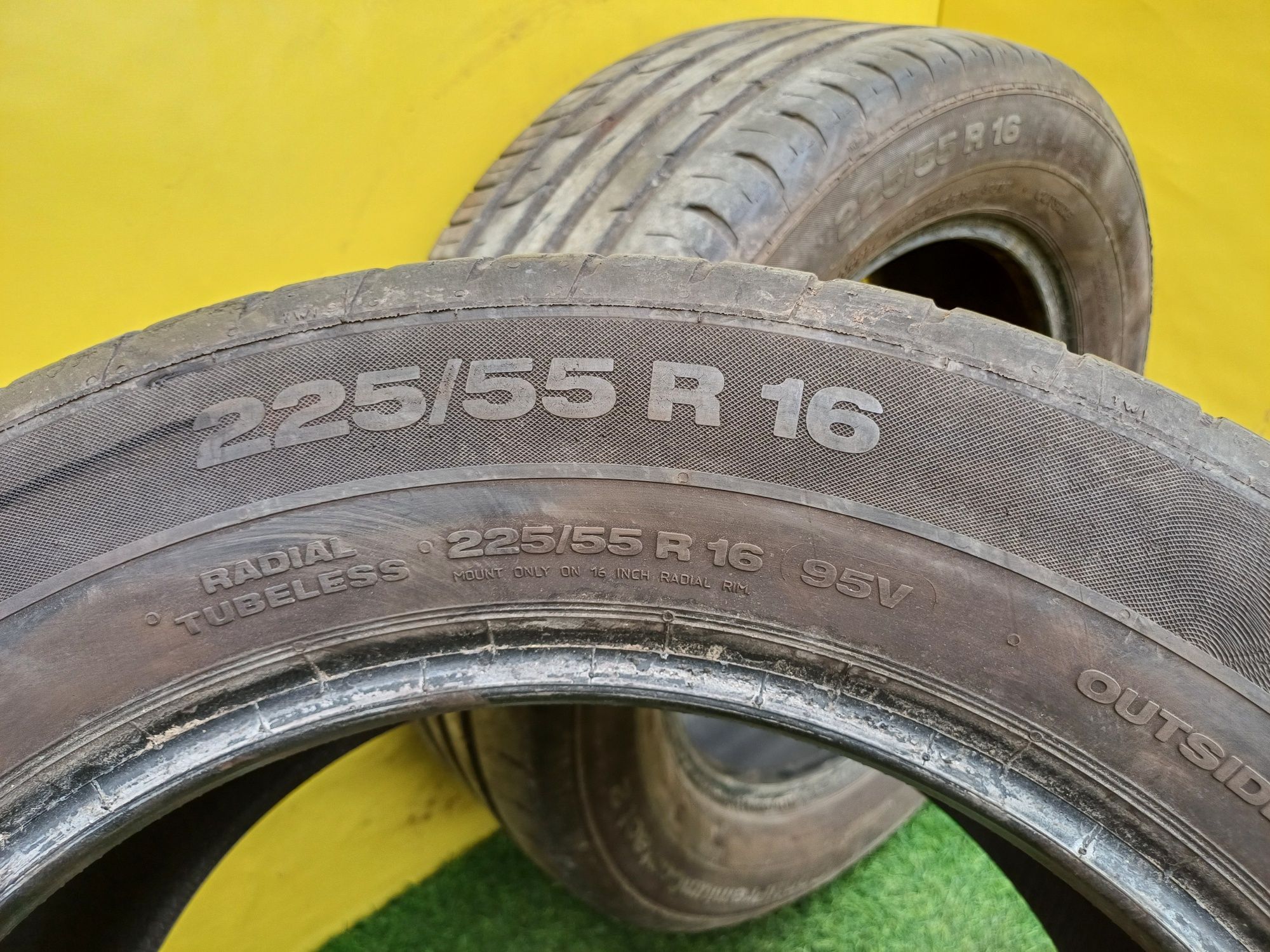 Шины 225/55 R16 Continental пара.