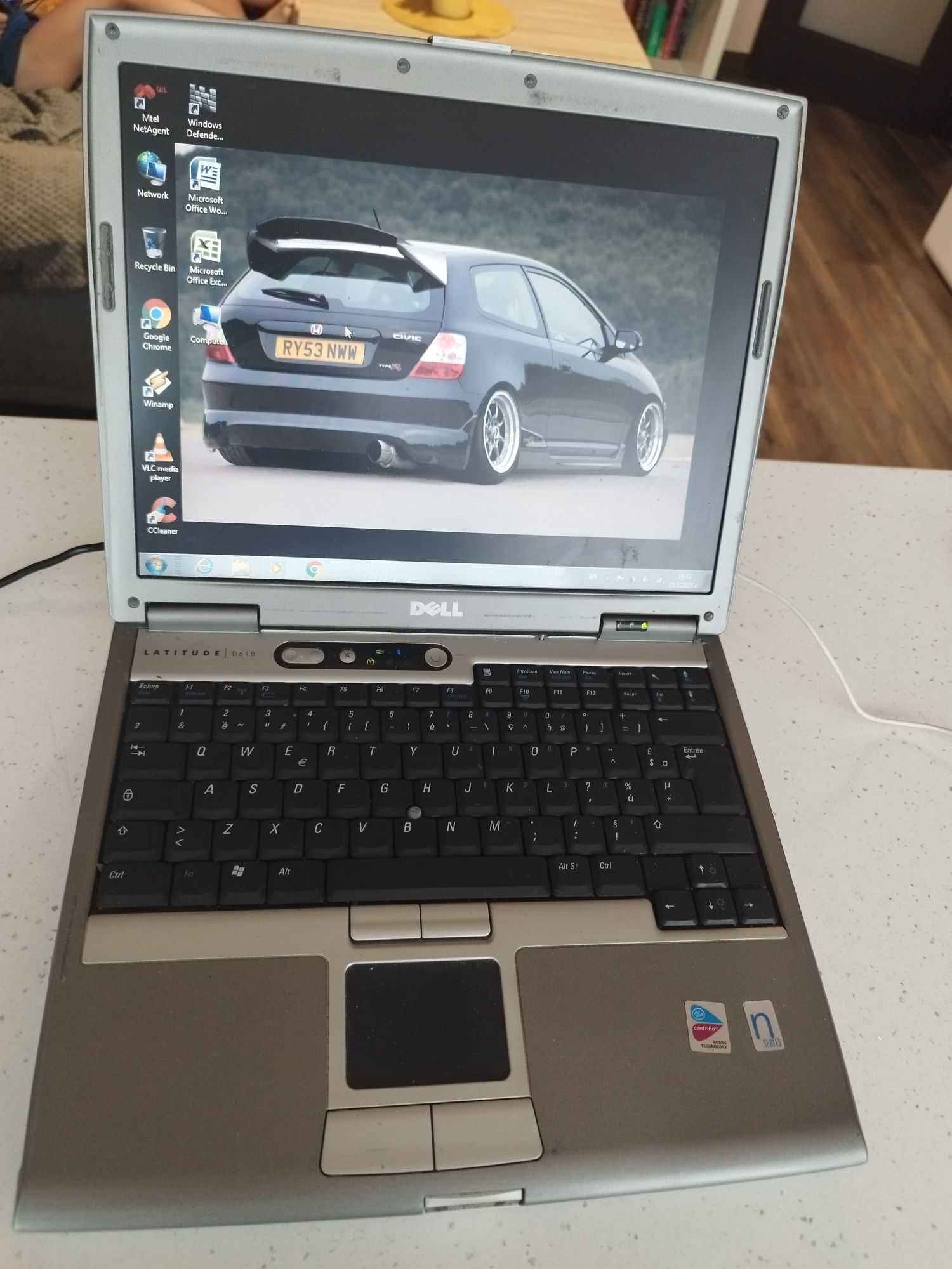Продавам лаптоп Dell D610 Latitude