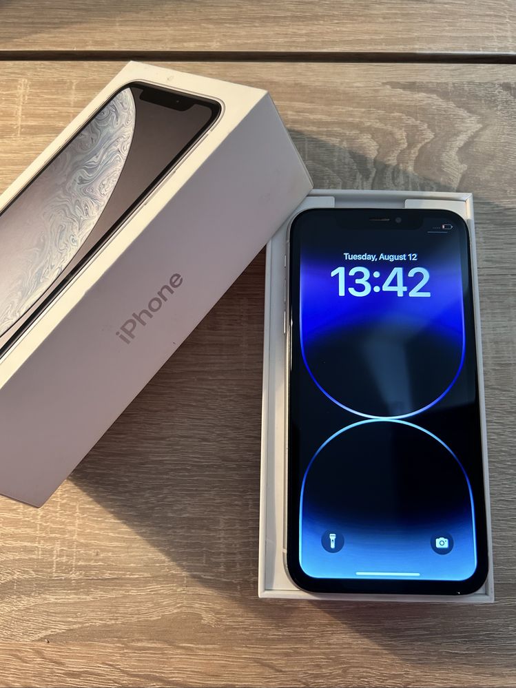 Iphone Xr - White 64GB