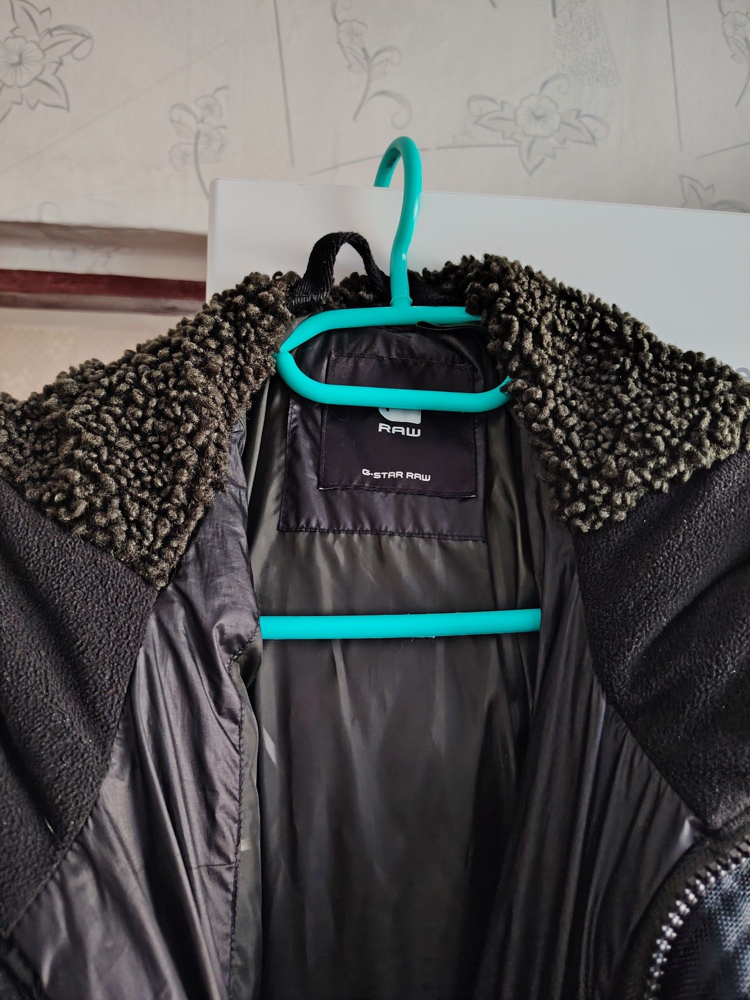 Продавам оригинално зимно яке G STAR