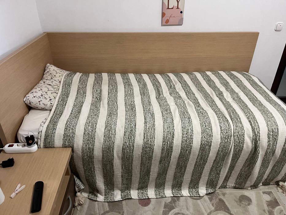 Mobila dormitor cu pat