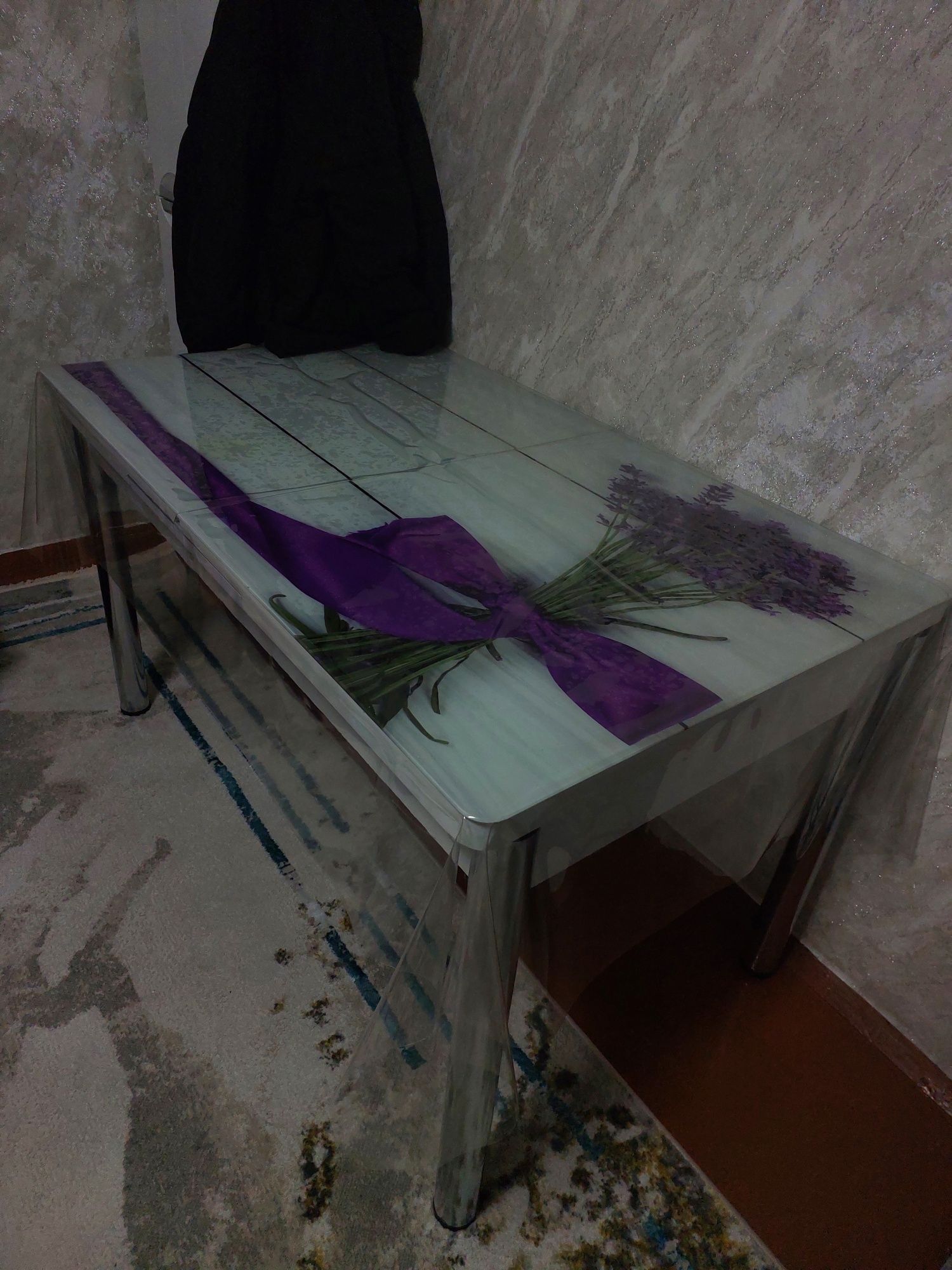 Кухонный стол со стульями