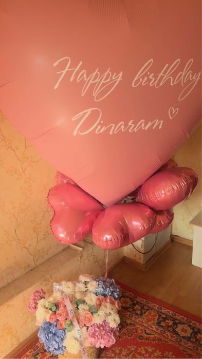 Гигант шар+7 шт маленькие сердечки(шарики)