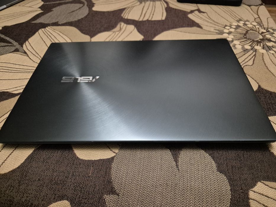 Laptop Asus Zenbook 14 inch metalic Ryzen 5 5600H 512 gb ssd Windows