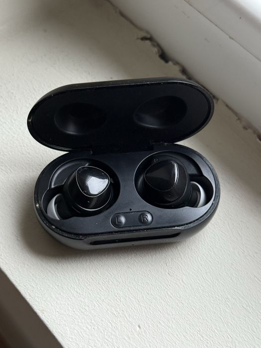 Samsung Galaxy Buds nu airpods casti wireless in ear nu apple razer