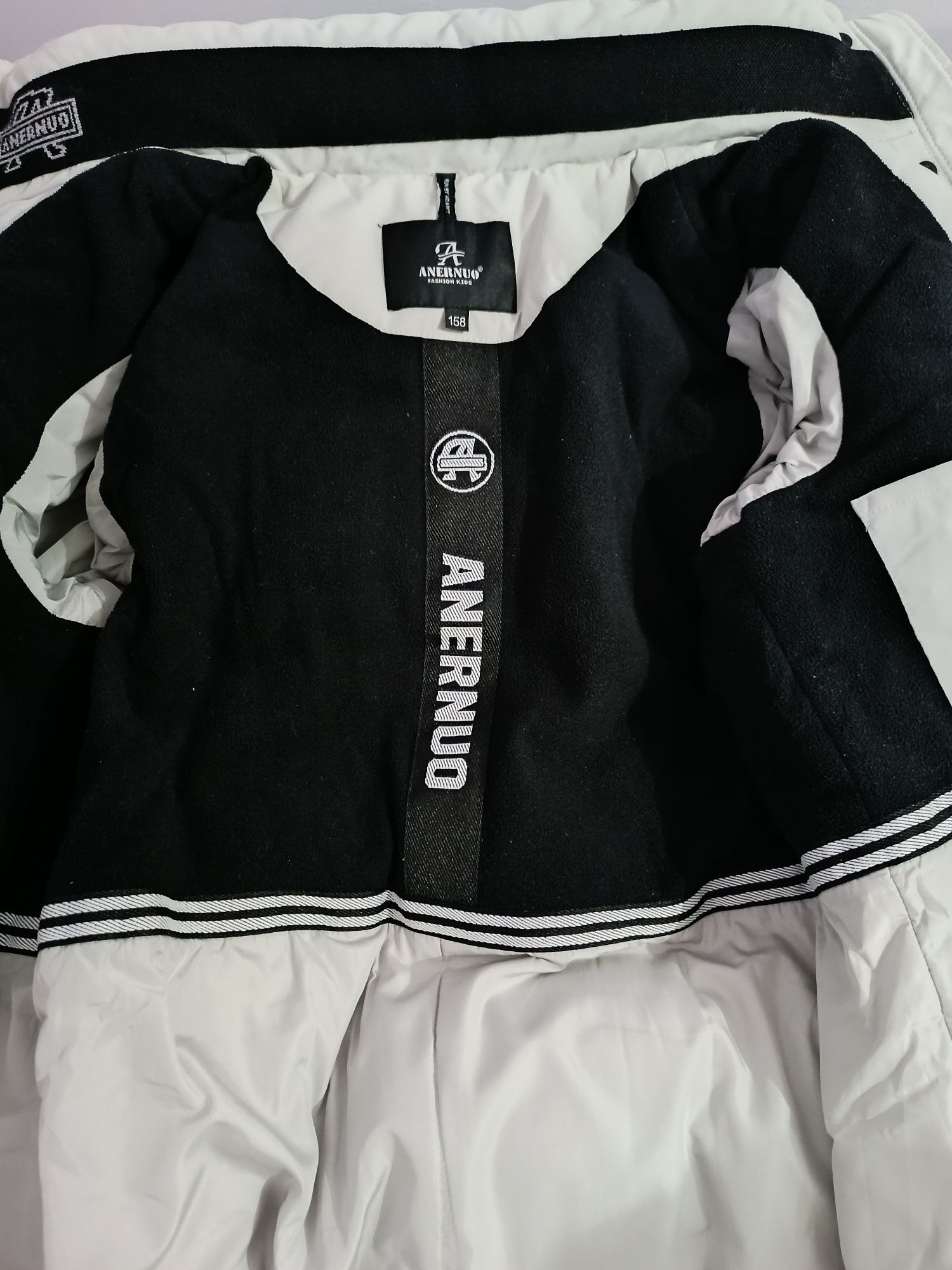 Продам зимний пуховик на девочку 10-11 лет!