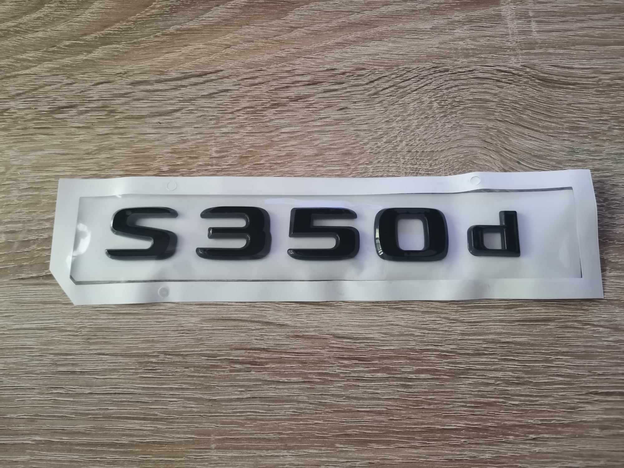 черен надпис Mercedes Benz S350d