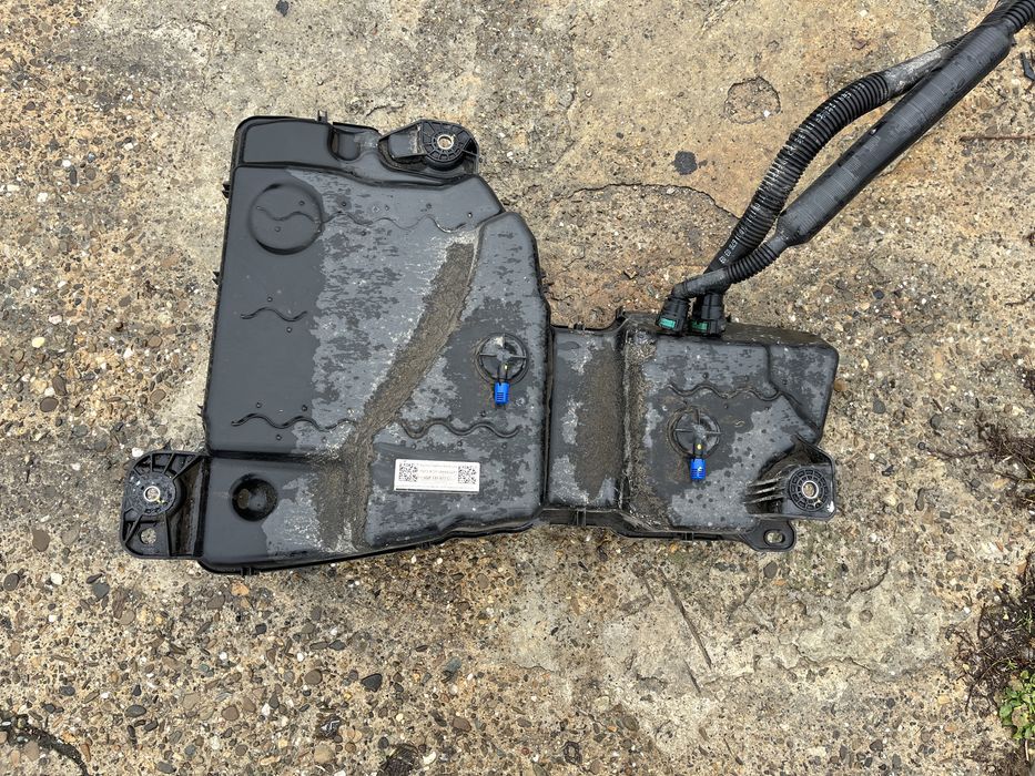 Vas / Rezervor AdBlue VW Tiguan 5NA Audi Q3 FY