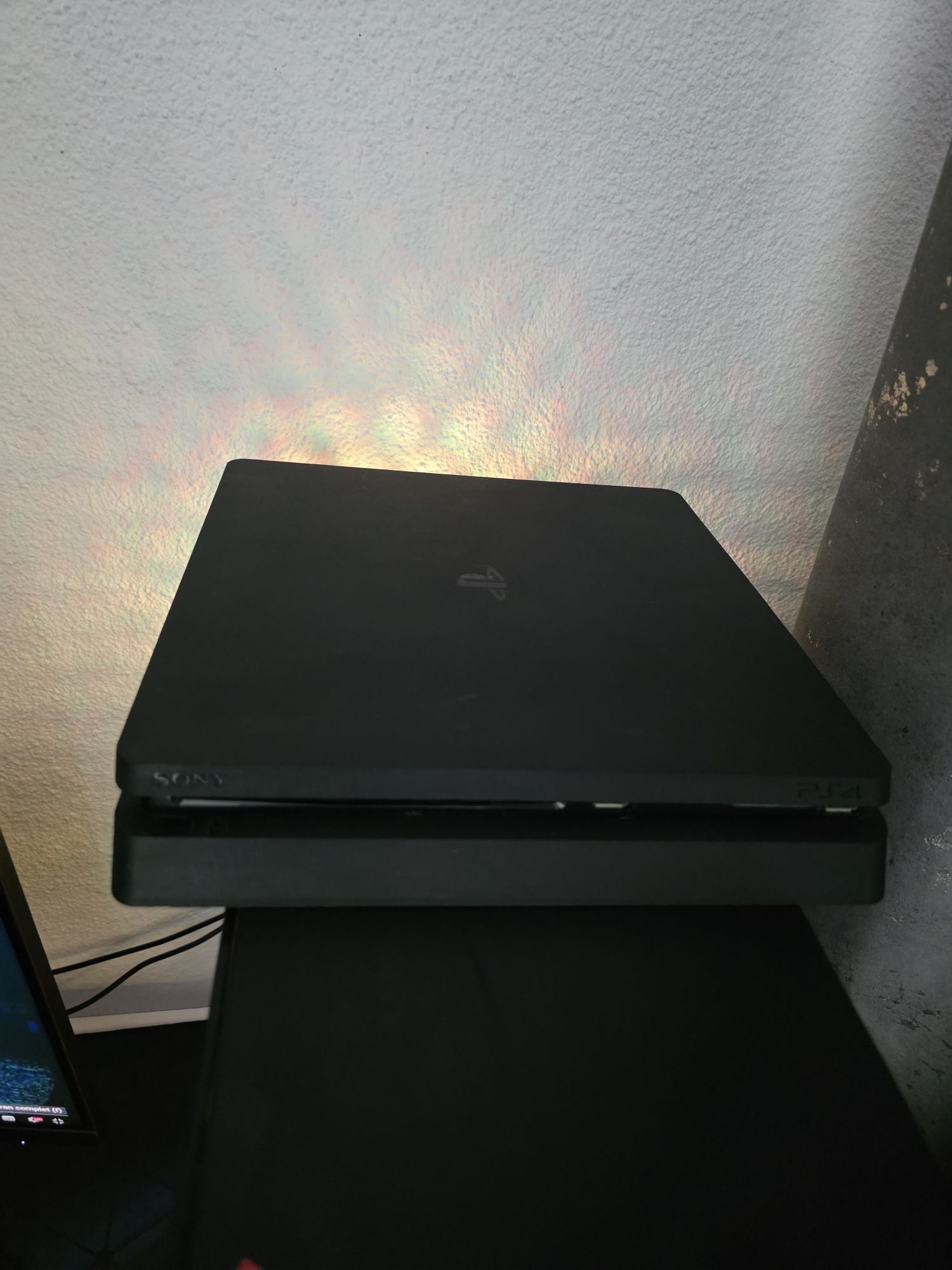 Ps4 Slim 1TB + 1 maneta