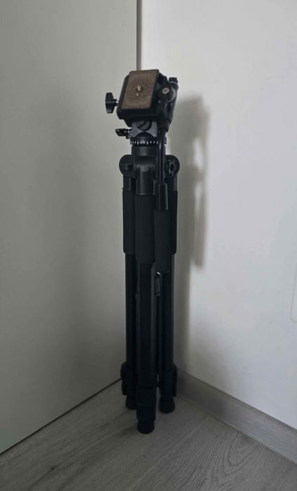 Set foto/video DSRL: Canon EOS 250D