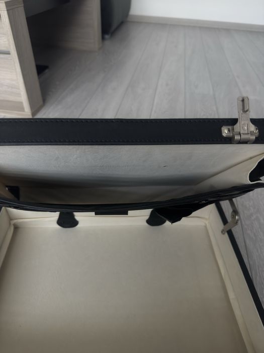 Servietă elegantă din piele neagră MONOLITH 2350 – stare excelentă