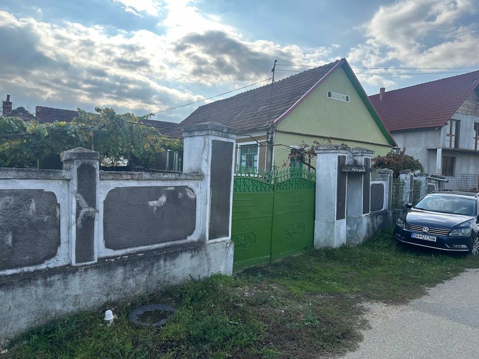 Casa si gradina de vanzare la SABOLCIU
