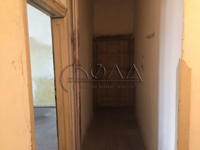 Продава се Тристаен апартамент в София, Център - 88 кв.м за 2171 €/кв.м - Снимка #6