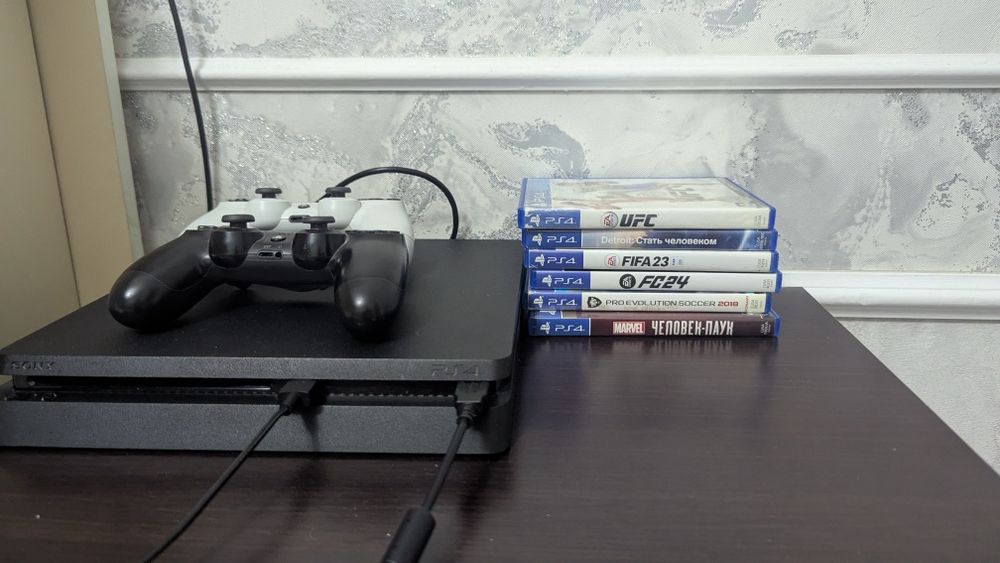 Продам игровую приставку Ps 4