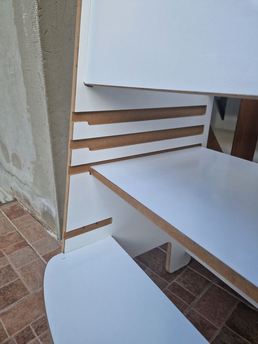 Turn de învățare Montessori din lemn - alb