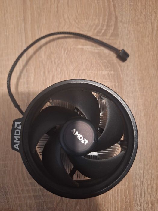 Ryzen 2600x + cooler Wraith Spire