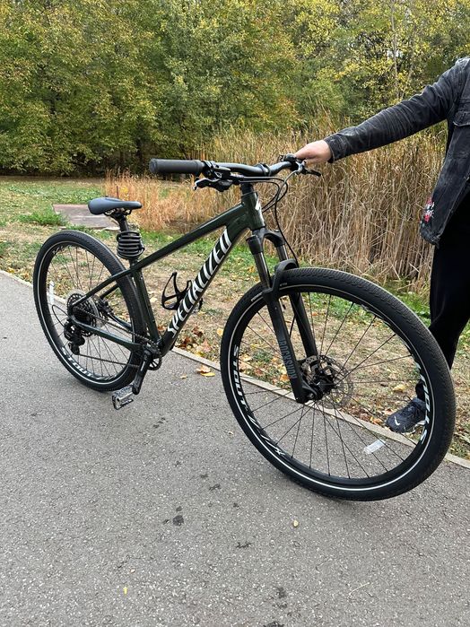 Продавам нов велосипед Specialized, град София. Градско/планински
