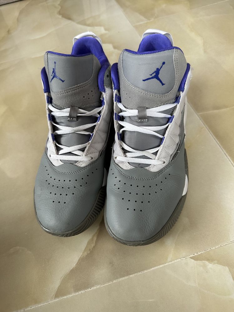 Jordan Stay loyal “White Particle Grey Indigo”