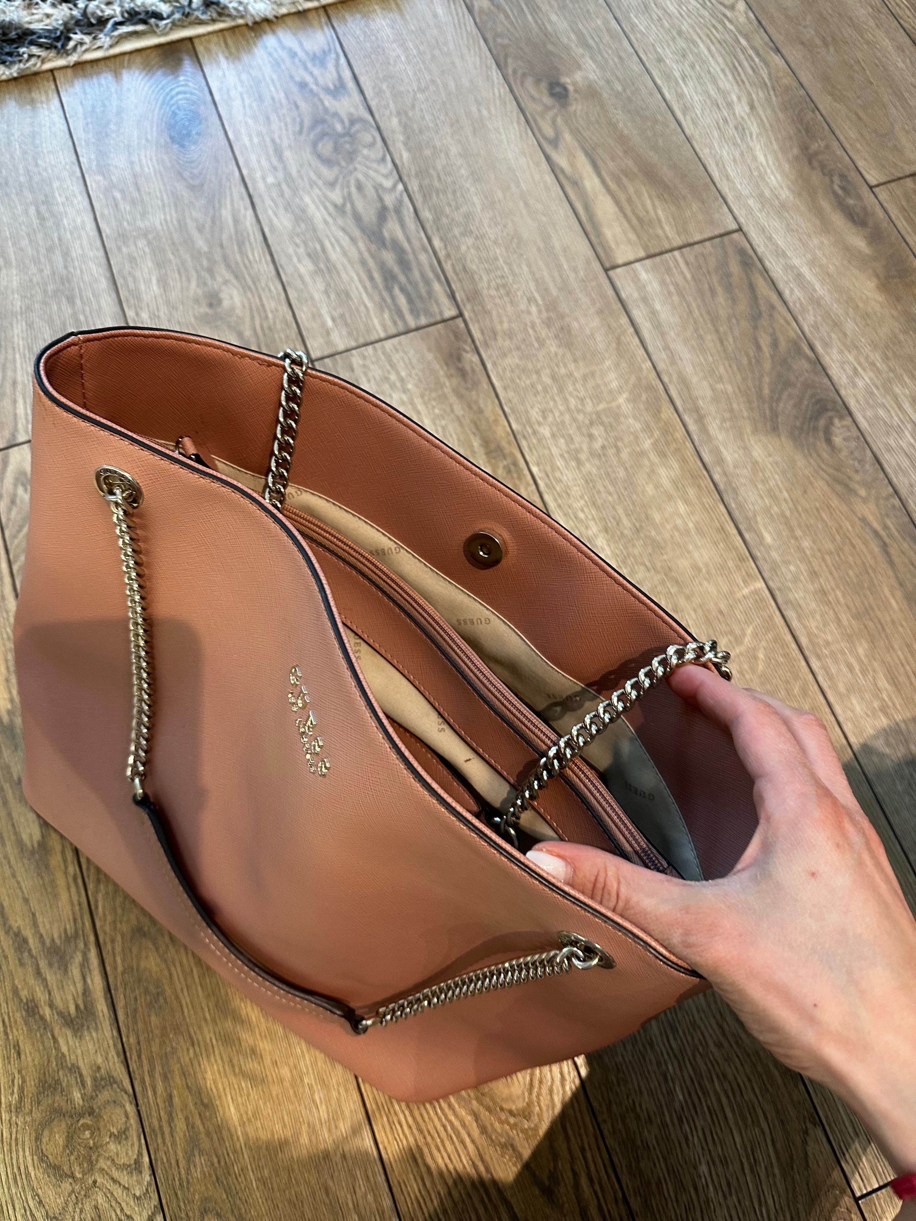 Голяма оригинална чанта Guess цвят пудра