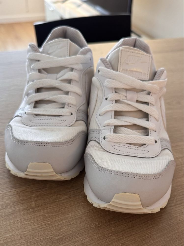 Дамски маратонки Nike Runner